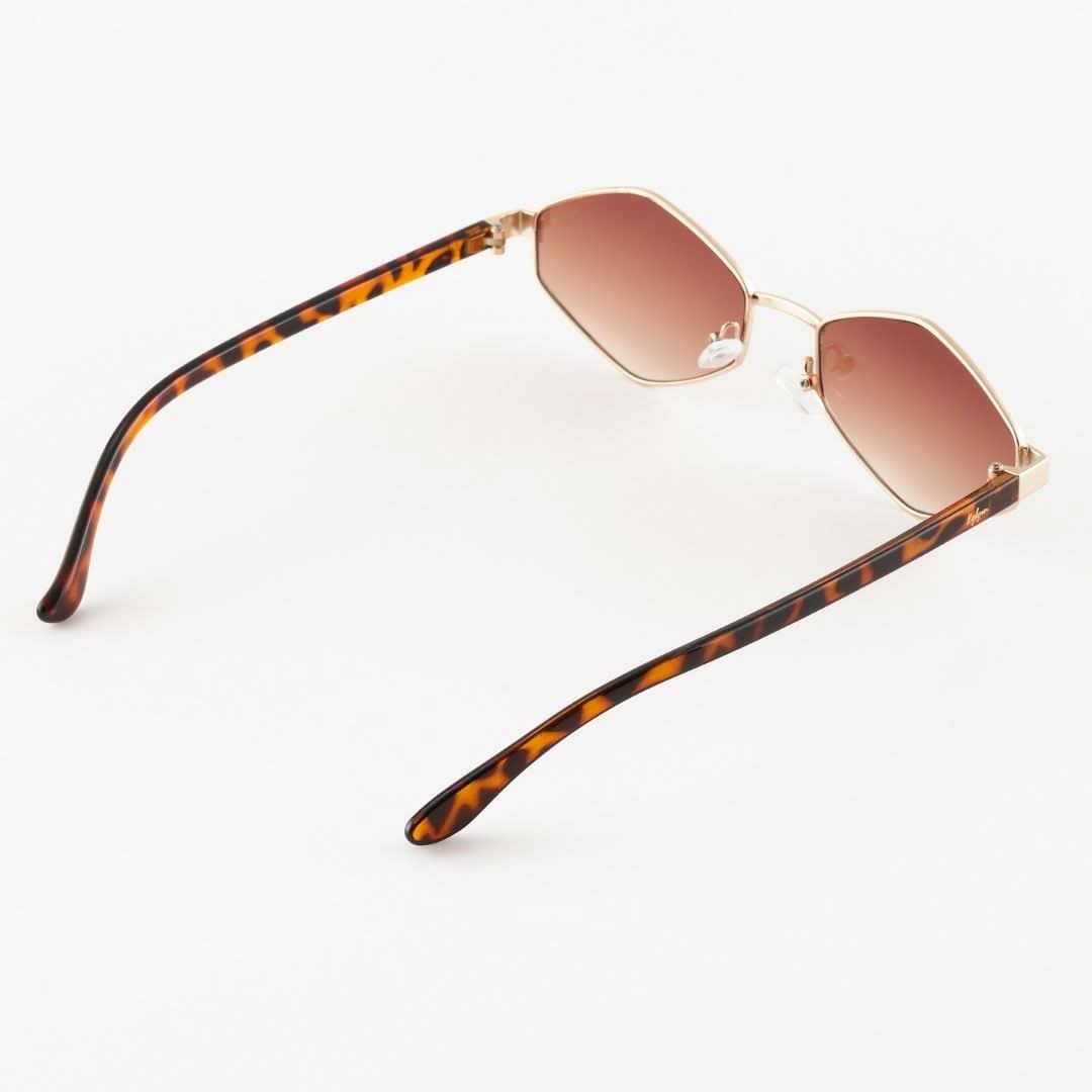 Galina Brown napszemüveg