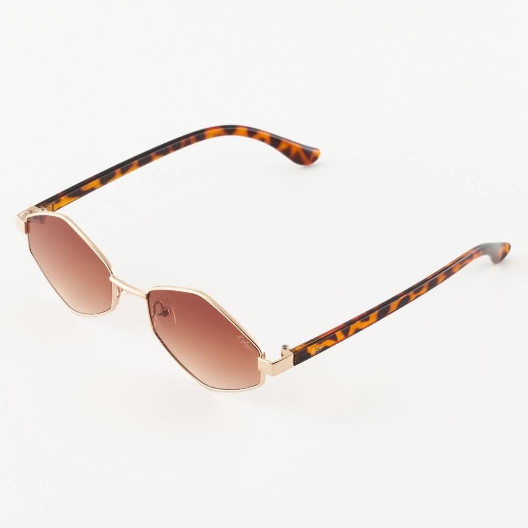 Galina Brown napszemüveg