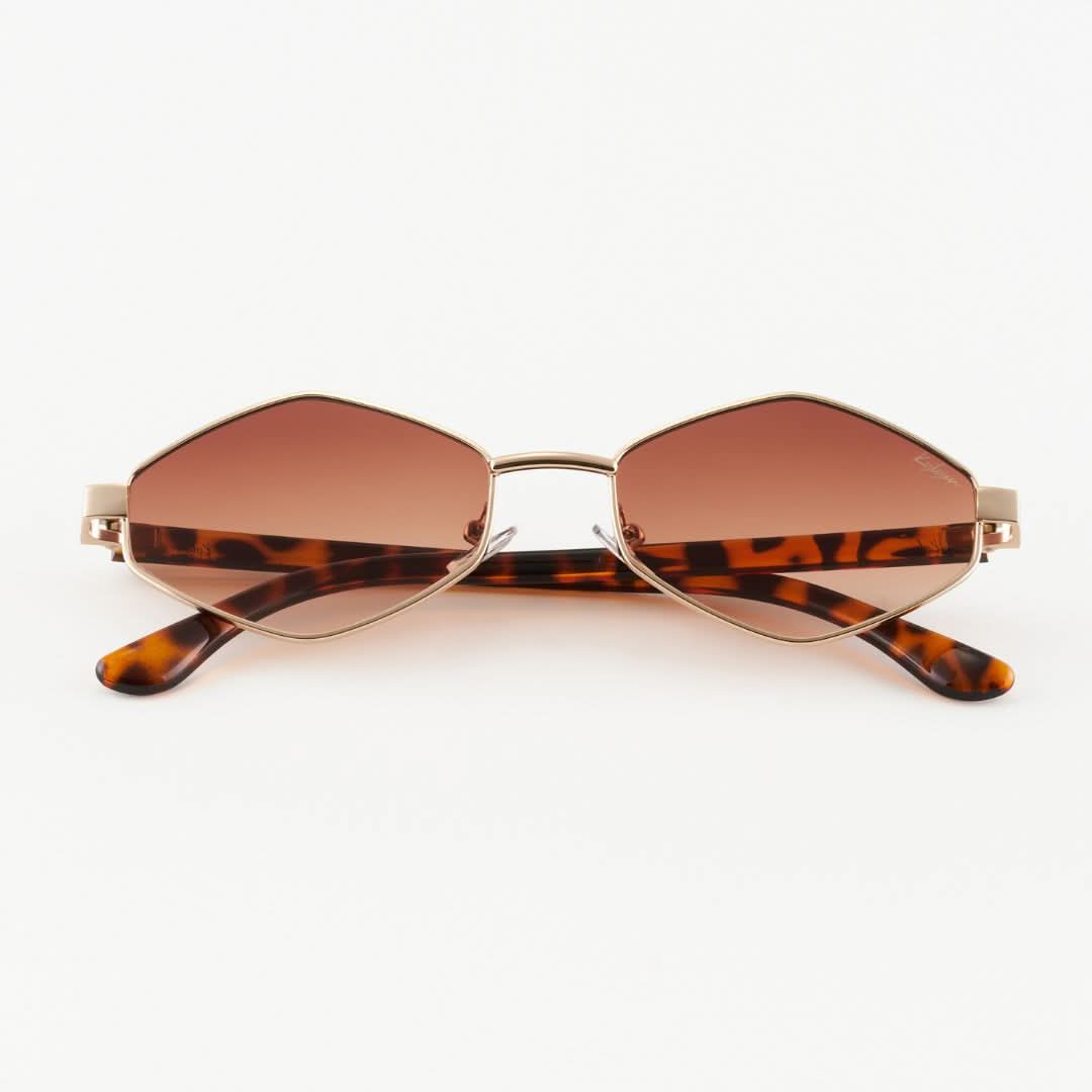 Galina Brown napszemüveg