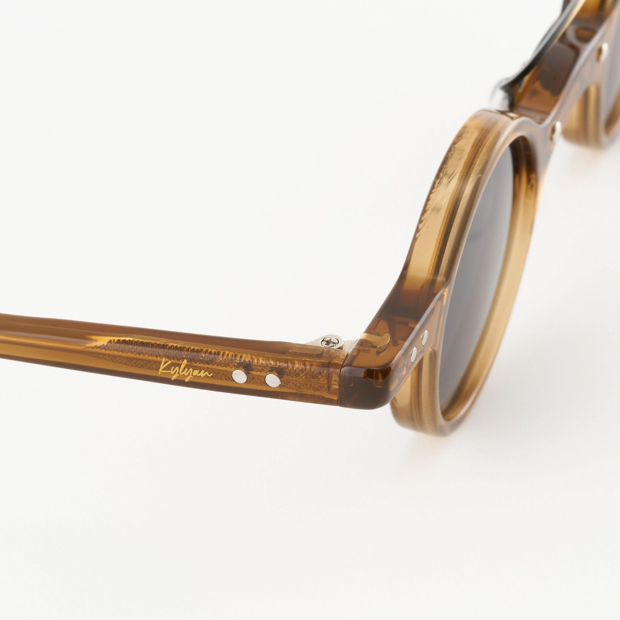 Hari Lux napszemüveg