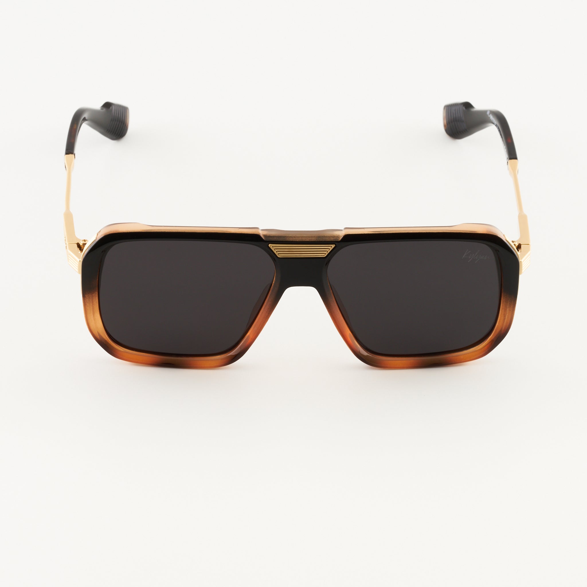 Jonas Brown napszemüveg