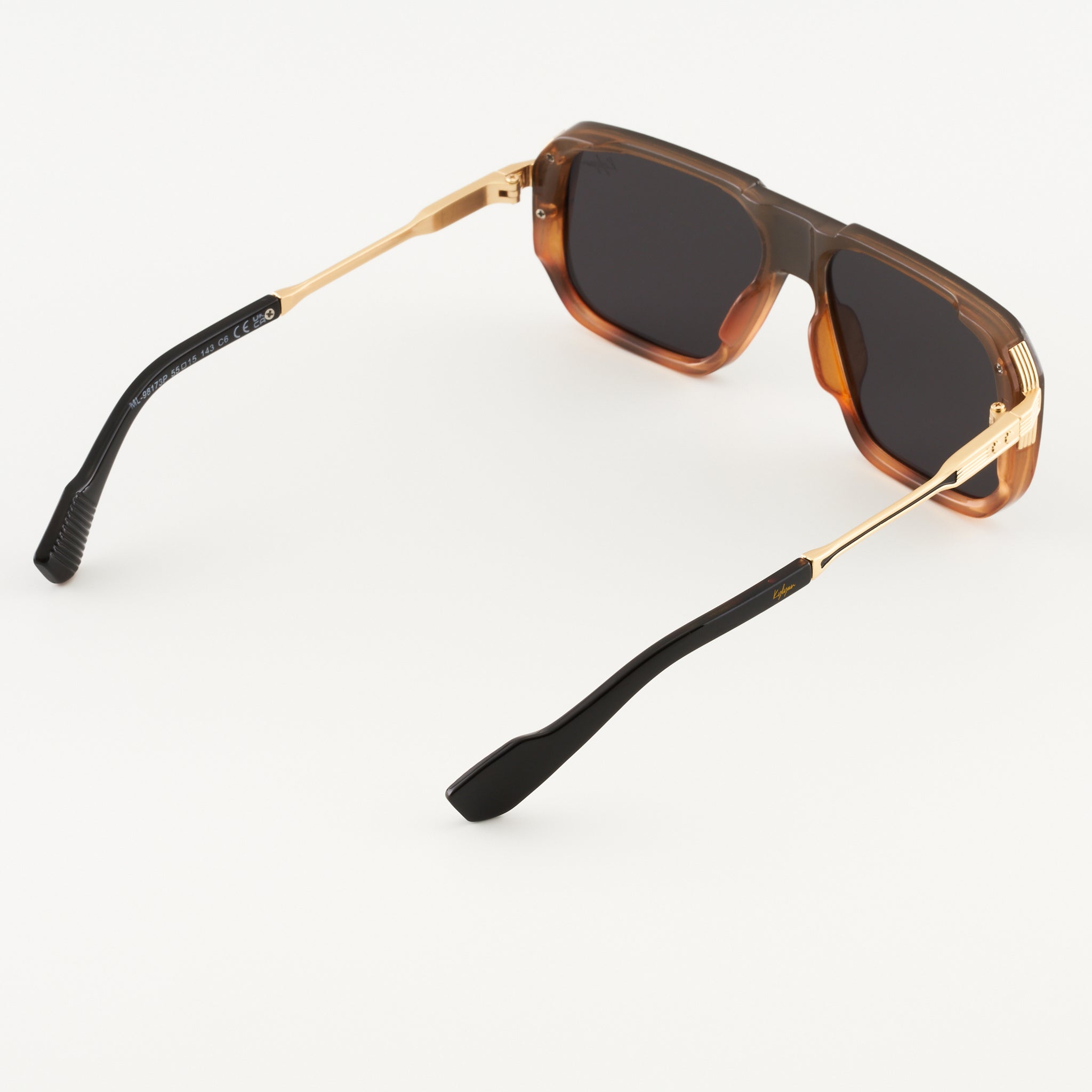 Jonas Brown napszemüveg