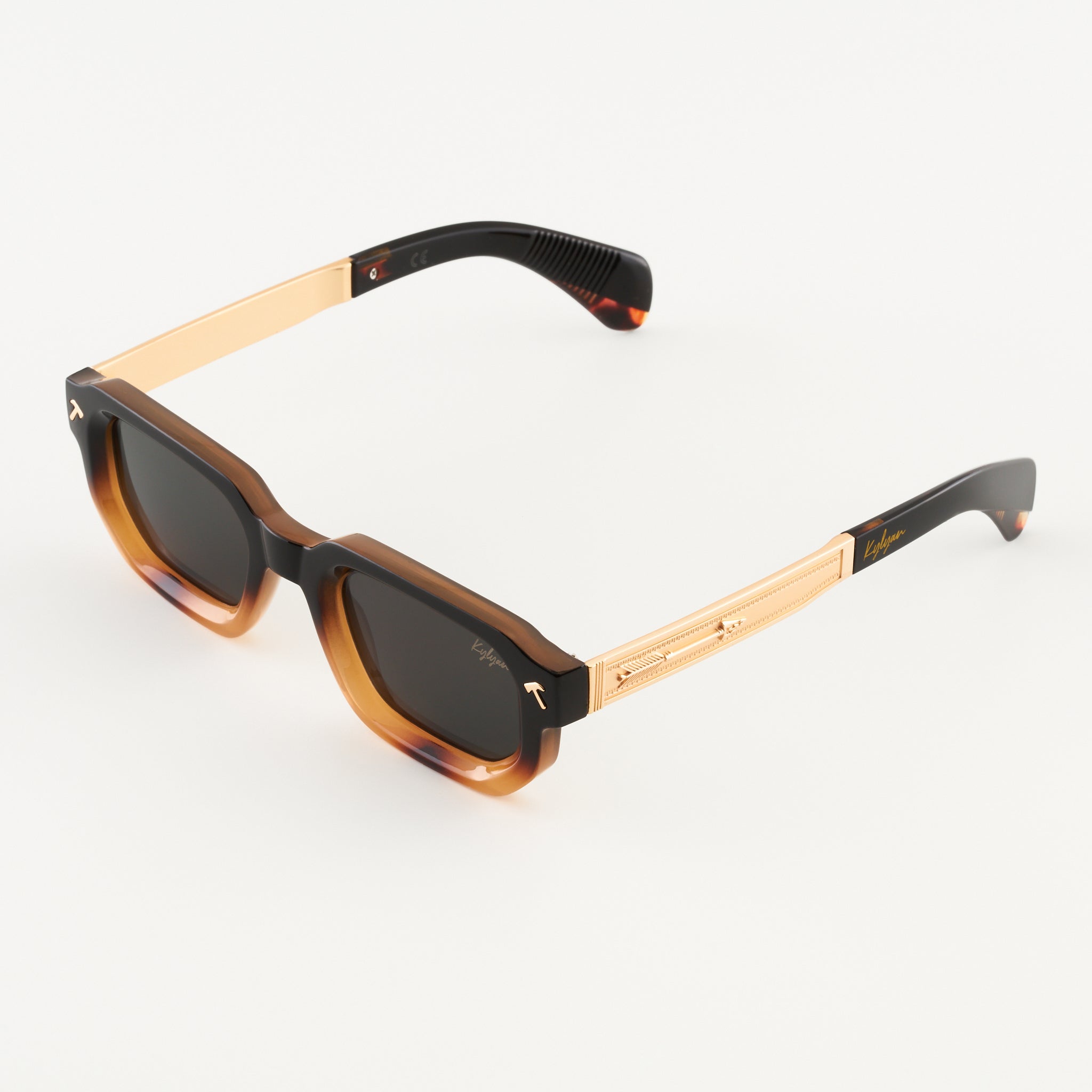 Luca Brown napszemüveg