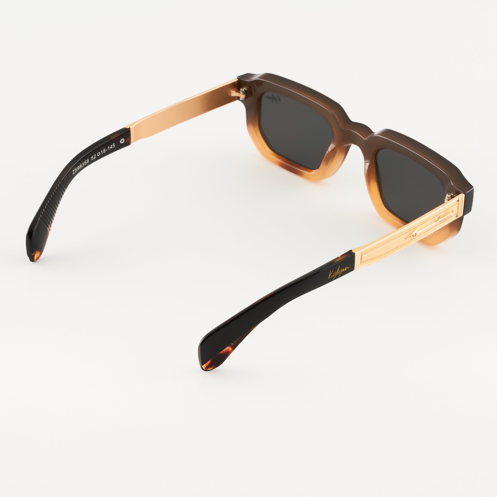 Luca Brown napszemüveg