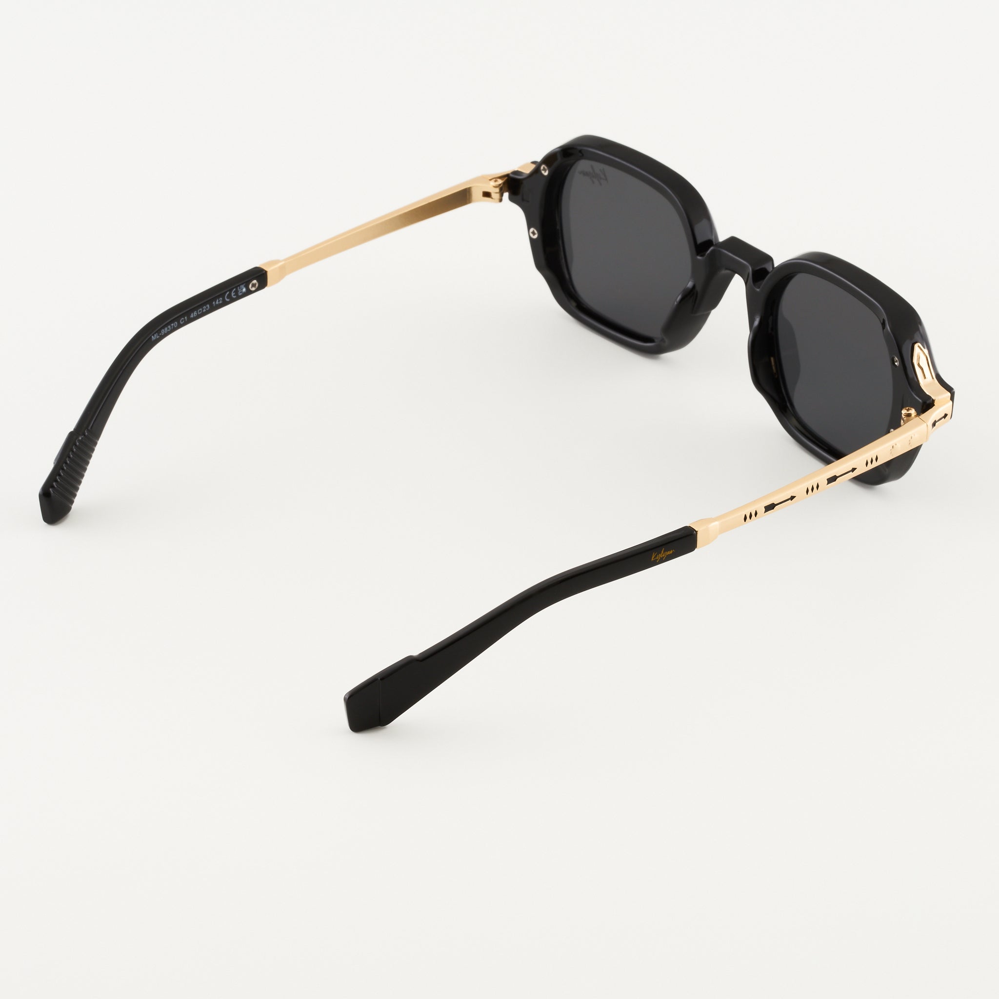 Paul Black napszemüveg