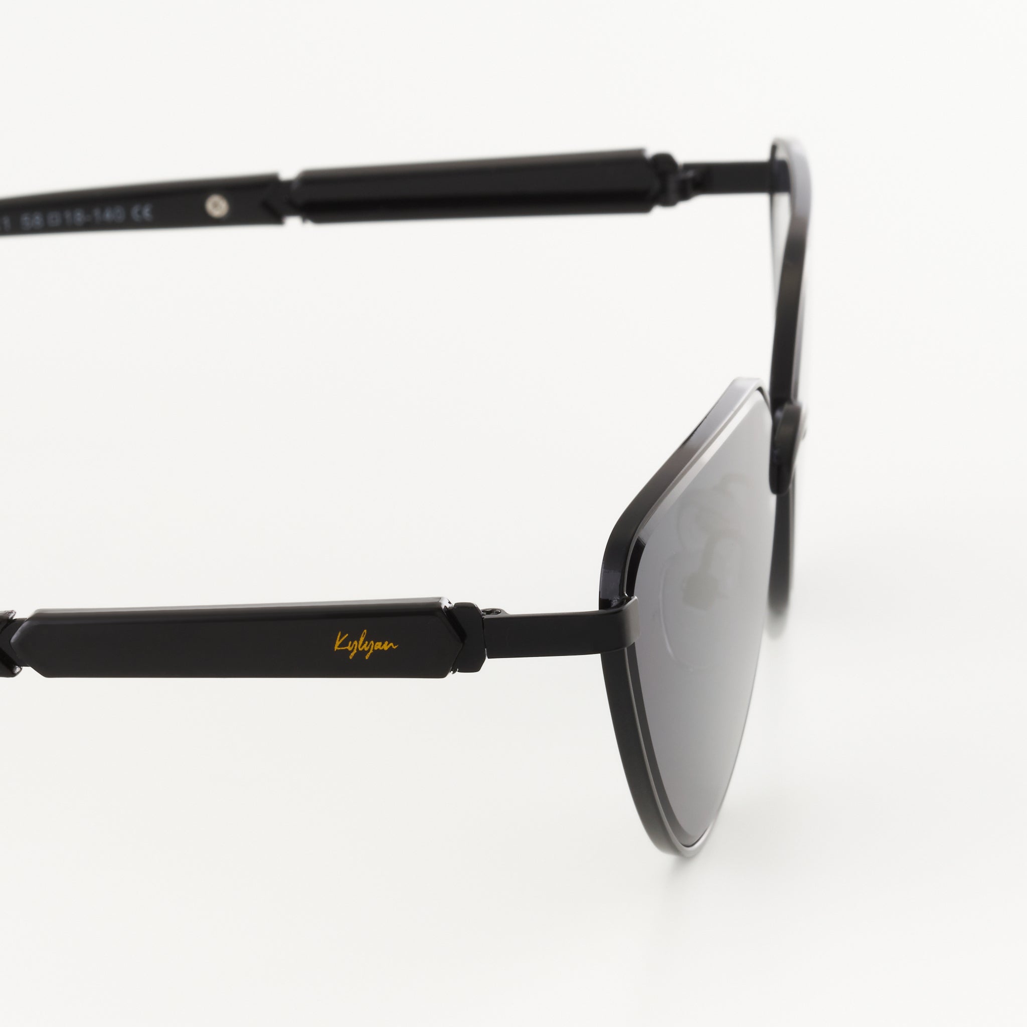 Aira Black napszemüveg