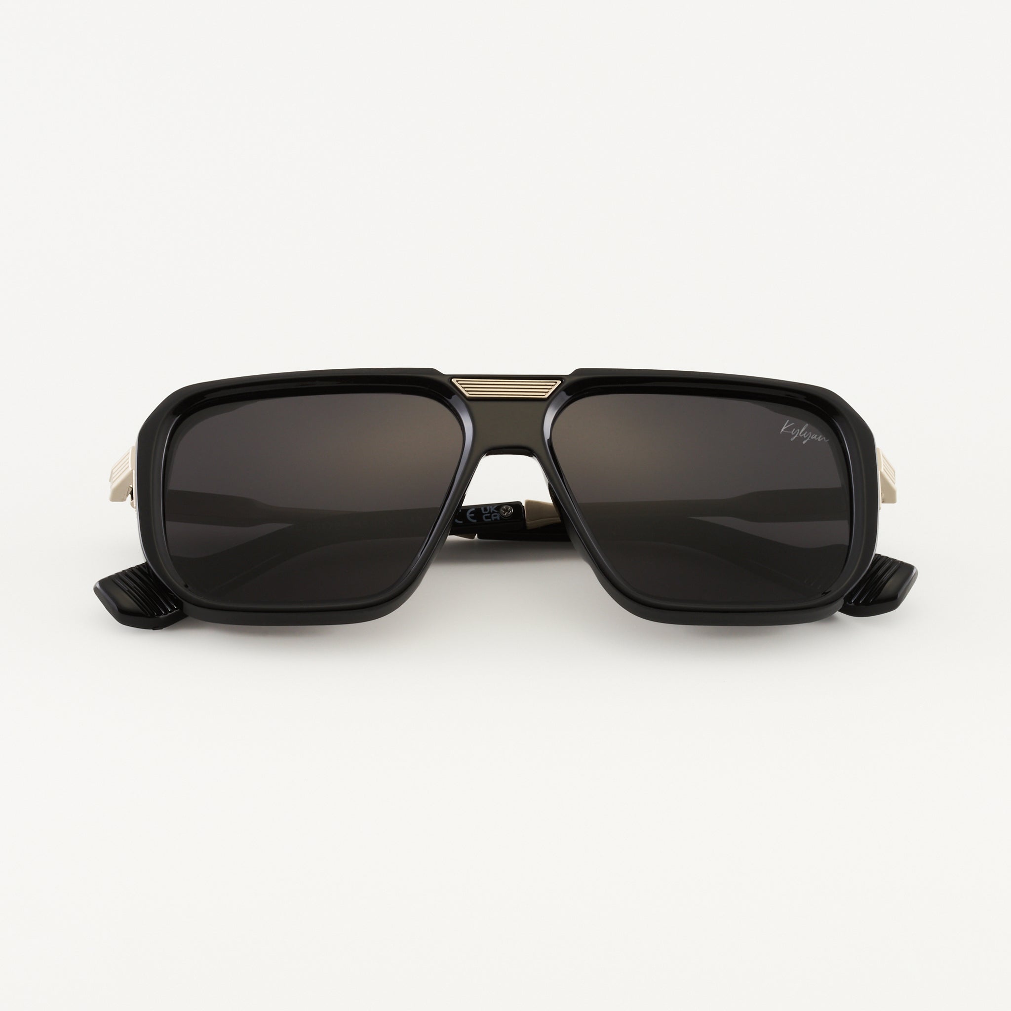 Jonas Black napszemüveg