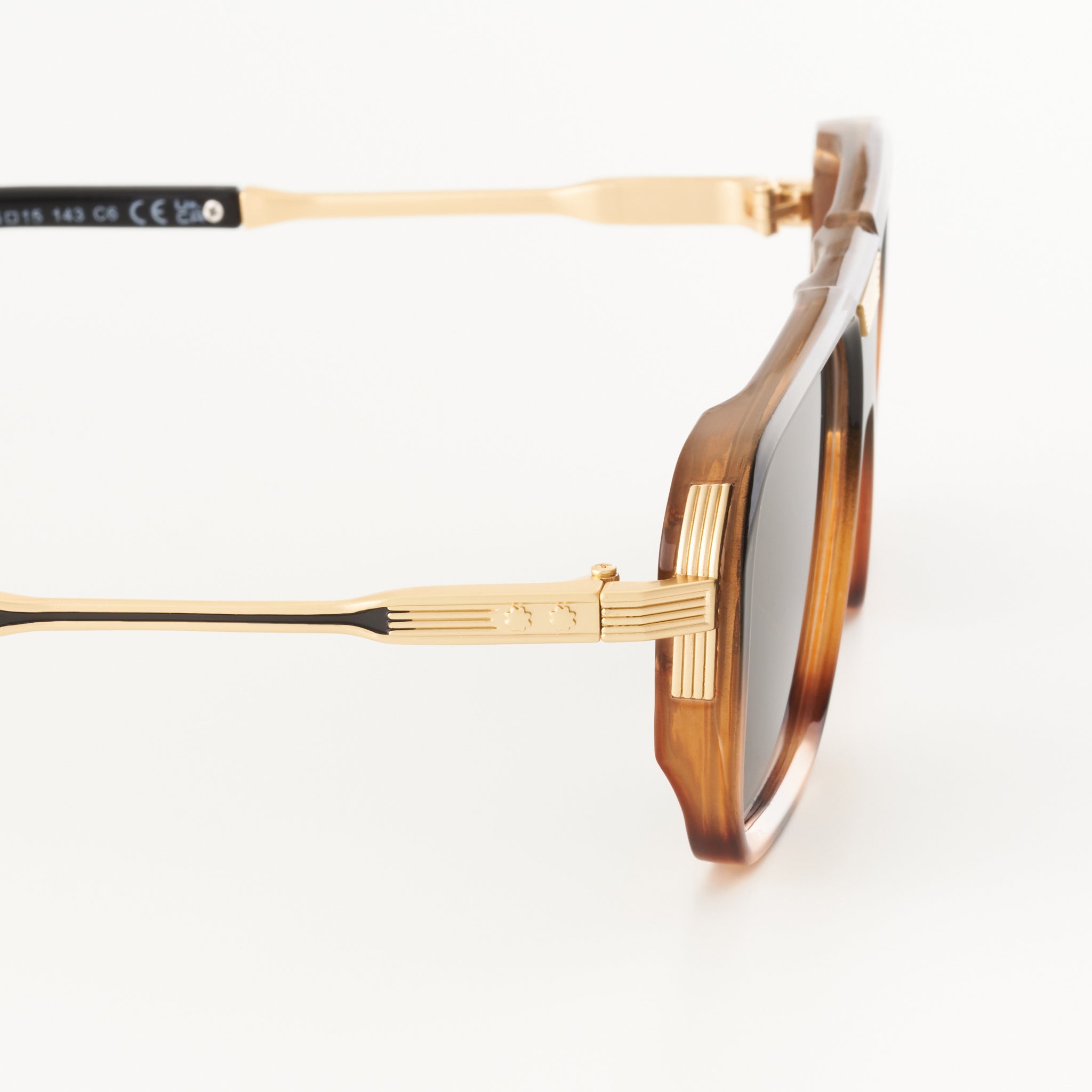 Jonas Brown napszemüveg