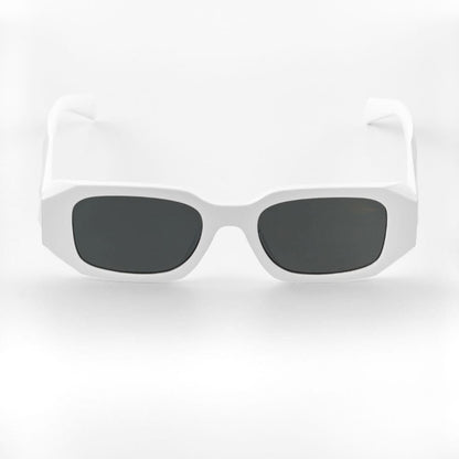 Laura White napszemüveg